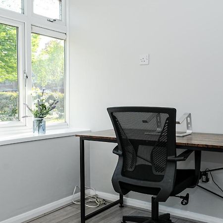 Greater London, 1 Bed London Flat, Parking, Nr Metro Stations, 15Mins To London Διαμέρισμα Εξωτερικό φωτογραφία