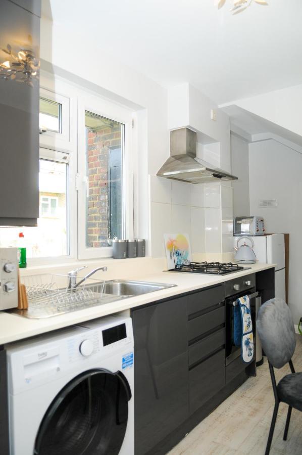 Greater London, 1 Bed London Flat, Parking, Nr Metro Stations, 15Mins To London Διαμέρισμα Εξωτερικό φωτογραφία