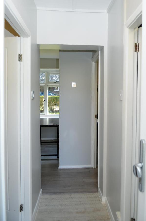 Greater London, 1 Bed London Flat, Parking, Nr Metro Stations, 15Mins To London Διαμέρισμα Εξωτερικό φωτογραφία