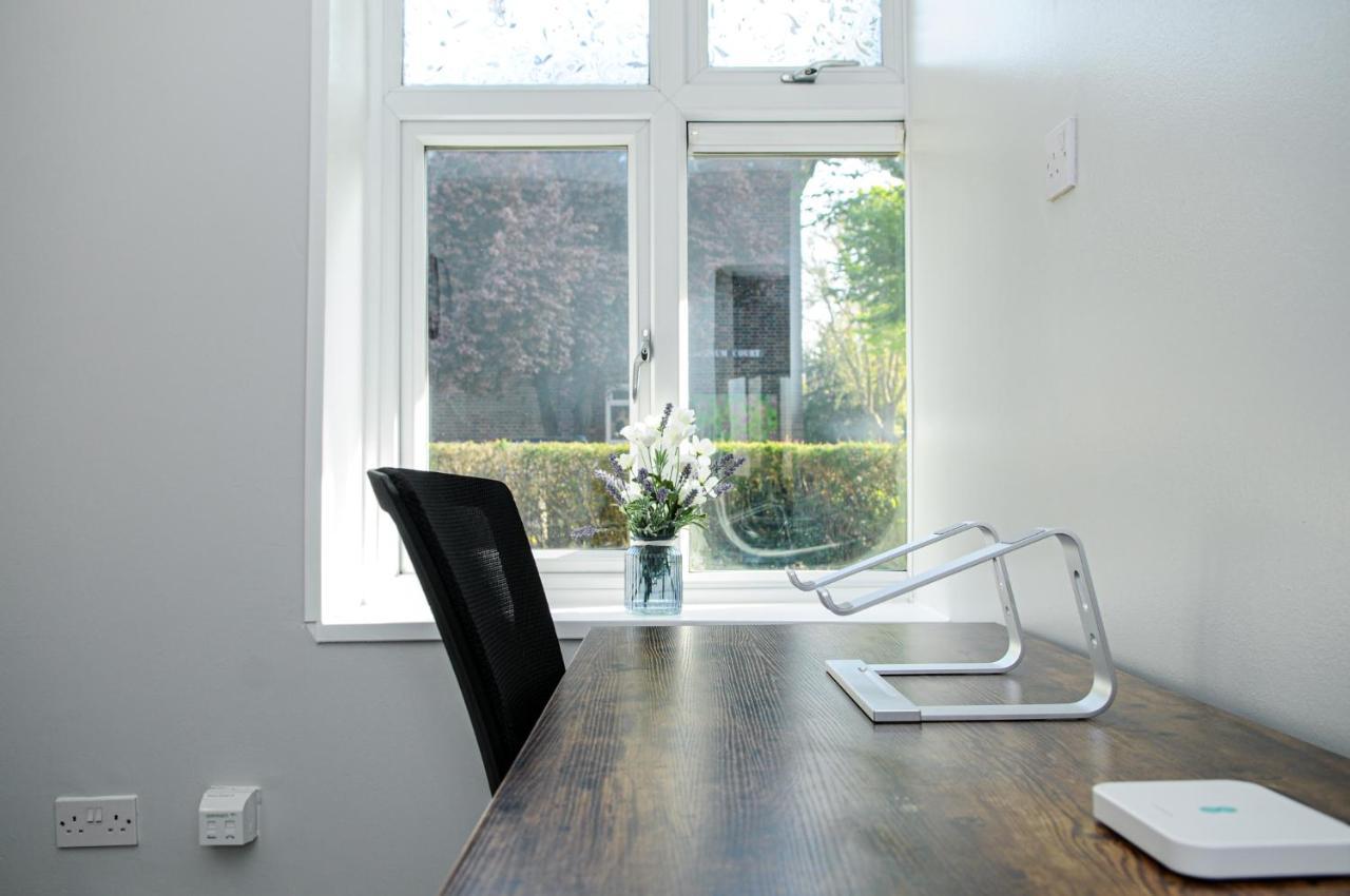 Greater London, 1 Bed London Flat, Parking, Nr Metro Stations, 15Mins To London Διαμέρισμα Εξωτερικό φωτογραφία